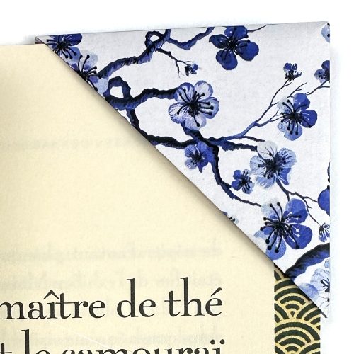 Origami Easy Origami Corner Bookmark, the finished model